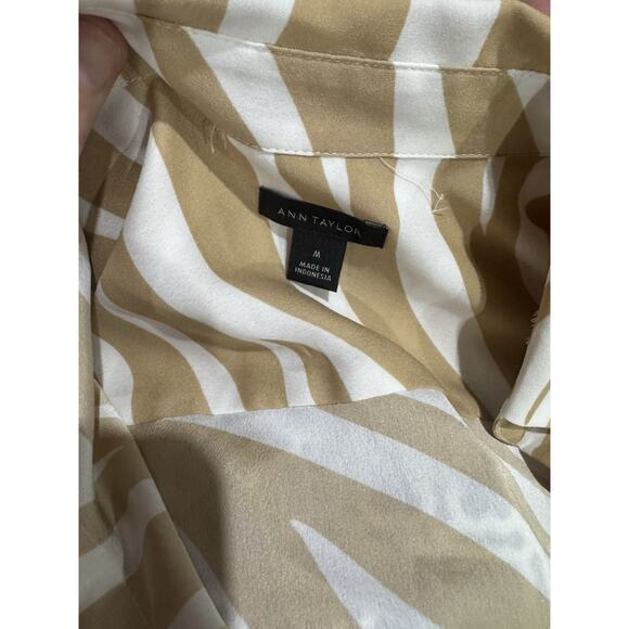 Ann Taylor Women’s M Zebra Pattern Button Down Long sleeve 80s Office Flowy - Picture 2 of 7